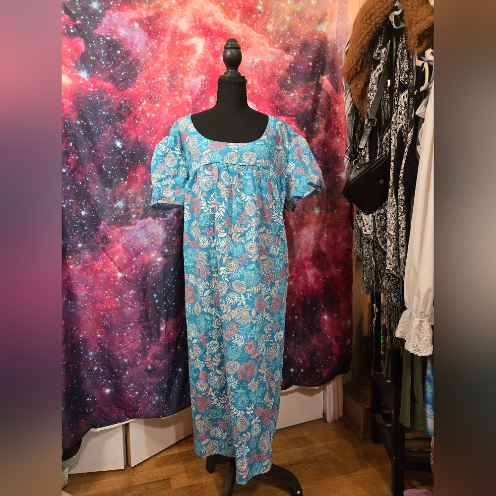 Vintage Plus Sized 2XL Only Necessities Maxi Dress Muumuu Muʻumuʻu Nightgown